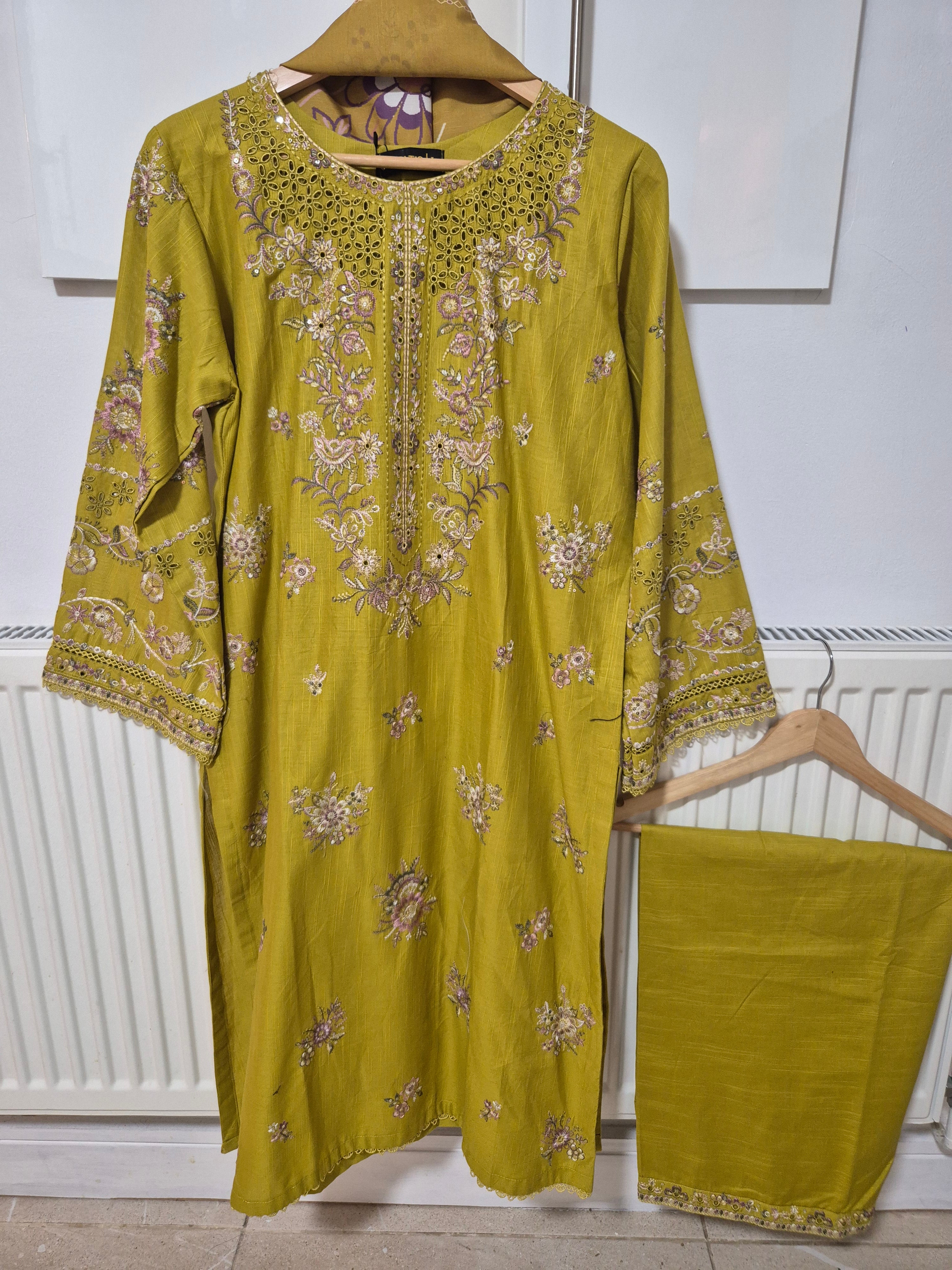 Khaddar 3 piece suits